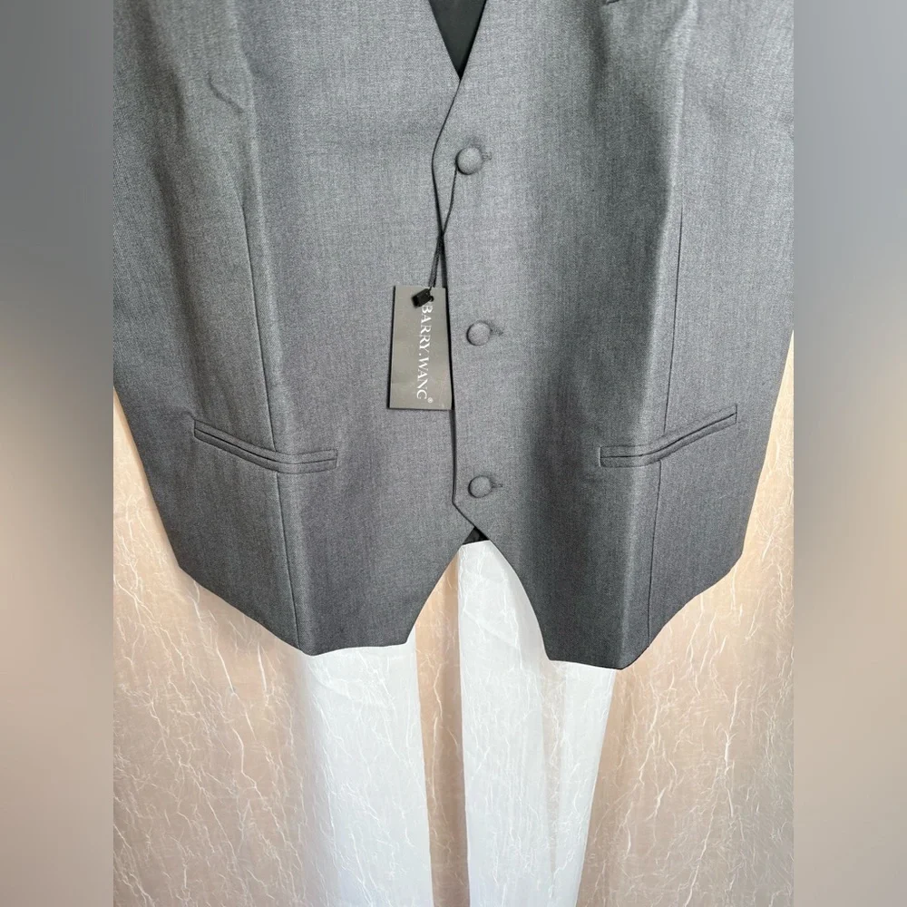 NWT Barry.Wang Vest